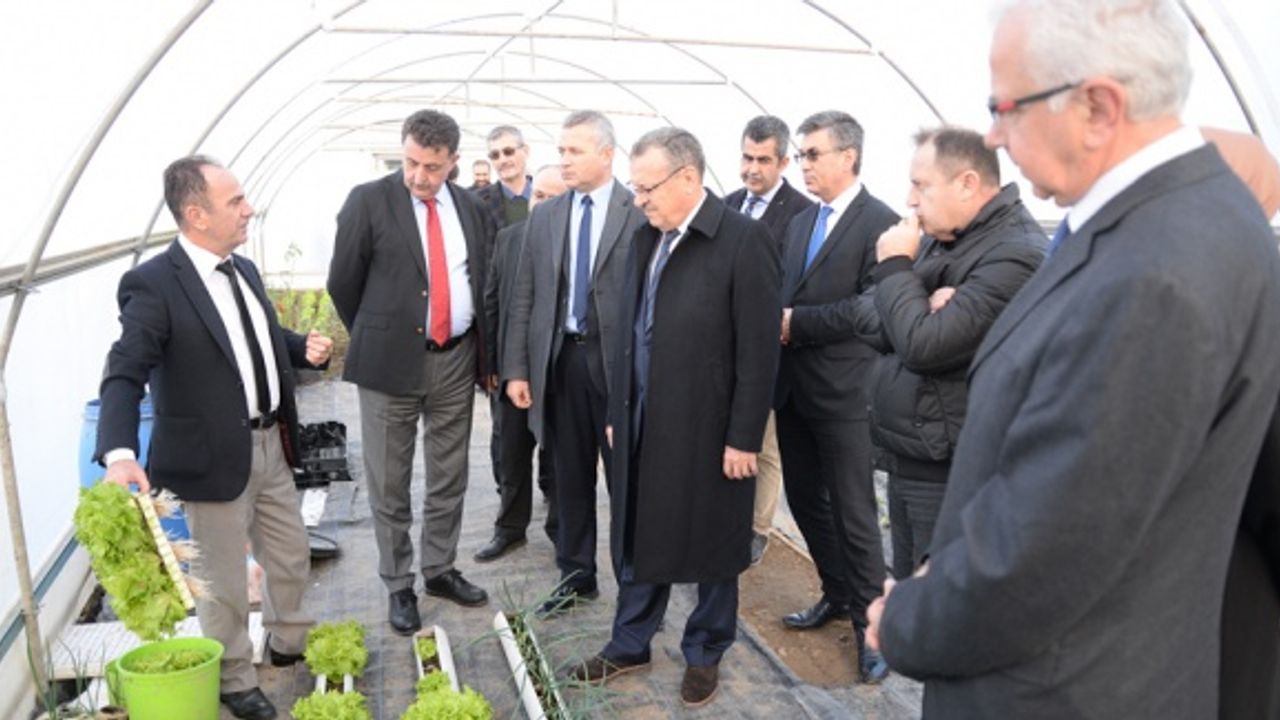 Öğrenciler Mustafakemalpaşa'da pratik tarım yapacak