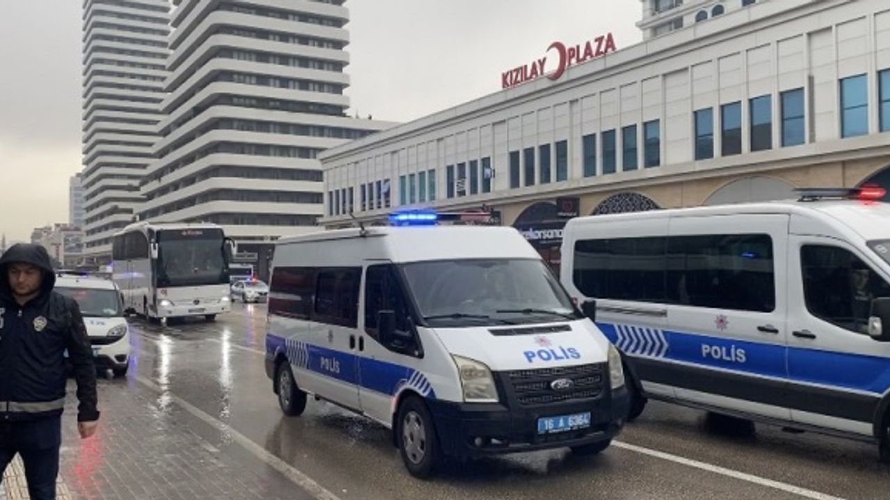 Bursa'da Amedspor otobüsüne pet şişeli saldırı