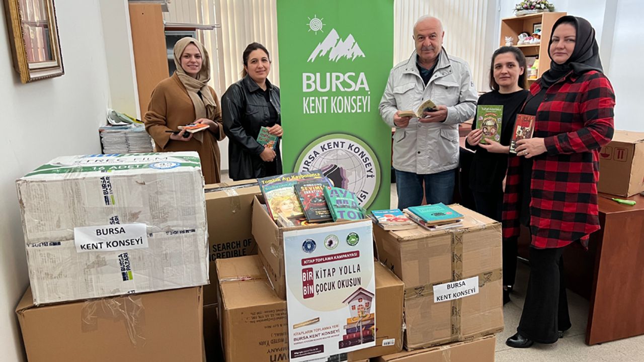 Bursa'dan deprem bölgesine kitap yardımı
