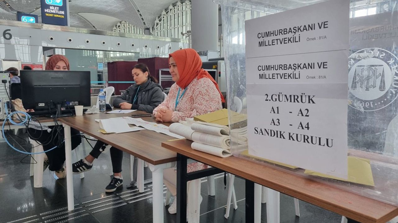 Kemal  Kılıçdaroğlu İstanbul Havalimanı'nda birinci çıktı