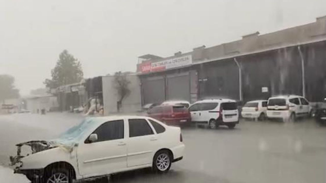 Bursa'da yağmur yüzleri güldürdü
