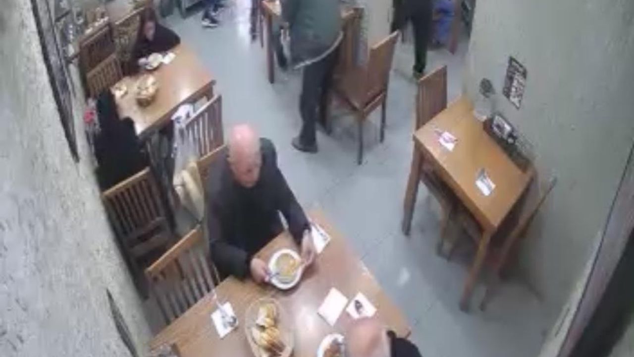 Nefes borusuna yemek kaçtı, Heimlich ile hayata tutundu