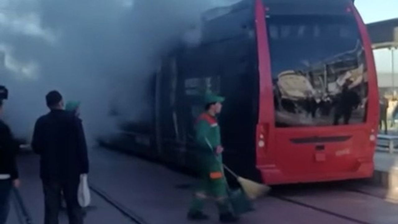 Bursa'daki 'İpek Böceği' tramvayda yangın paniği