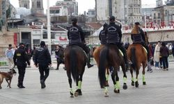 Atlı polislere yoğun ilgi