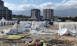 Hatay'da çadırlar yerle bir oldu!