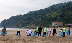 Çocuklar Bursa sahillerini temizledi