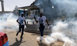 Senegal'de sokaklar karıştı, cumhurbaşkanı adayı gözaltına alındı