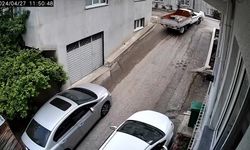 Bursa'da otomobile çarptı, kaçtı!