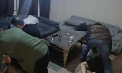 Polis çiçekçi oldu, tezgahtar oldu ama uyuşturucu tacirini enseledi