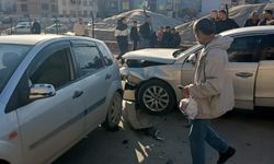 Bursa'da kafa kafaya çarpıştılar, yaralılar var!