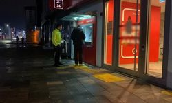 Polisi görünce, ATM'ye koştu!