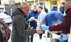 Başkan Aydın vatandaşla kucaklaşıyor!