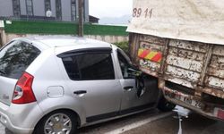 Kamyonun altına girdi, ölümden döndü