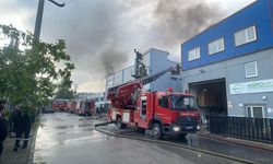 Bursa'da fabrikada yangın çıktı, müdahale ssürüyor