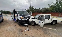 Bursa'da üzücü kaza, kafa kafaya çarpıştılar!