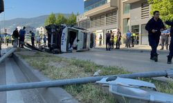 Görevden dönen polis aracı kaza yaptı