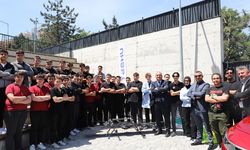 Gençlere meslek kapısı açıyorlar
