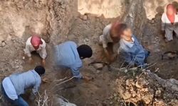 Görüntüler Bursa'dan: Mezardan çıkarmak istediler!