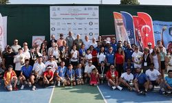 Pickleball'ın ilk şampiyonları Bursa'da kürsüye çıktı