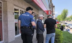 Dolandırılmaktan polis kurtardı