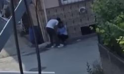 Herkes seyretti, kadını sürükleyip götürdü!