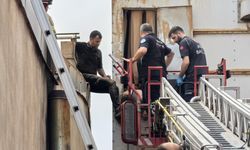 Suriye uyruklu işçi makinaya sıkıştı!