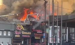 Bursa'nın tarihi semtinde dükkanlar yandı!