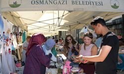 Bursa'da kadınlar ürettiklerini o sokakta satıyor