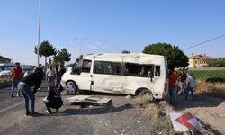 Feci kaza, tarım işçilerini taşıyan minibüs devrildi