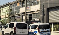Yapılan pencereyi beğenmeyince, silahına sarıldı!