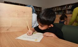 Çocuklar mektup yazmayı öğrendi