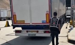 Tırın gizli bölmesinden bakın ne çıktı?