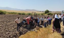 Traktör kontrolden çıktı, 21 yaşındaki genç can verdi