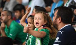 İlk defa Bursaspor maçına geldiler, coşkuya ortak oldular
