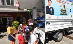 Gezici kütüphane çocukları eğitiyor