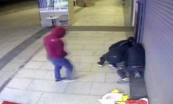 Kuyumcuya giren hırsızlar neye uğradığını şaşırdı