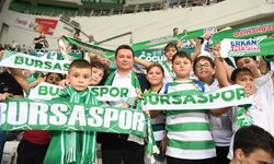 Çocuklara Bursaspor sevgisi aşılıyorlar