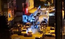 Kalabalığın üzerine otomobili sürdü!