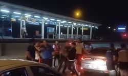 Bursa'da yol verme kavgası, tekme ve yumruklarla saldırdılar!