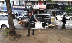 CHP Bursa İl Başkanlığı etrafında zabıtadan kaldırım operasyonu