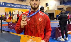 Bursa Büyükşehir güreşçisi  altın madalya kazandı