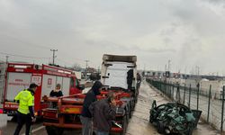 Tıra çarptı, hurdaya döndü!