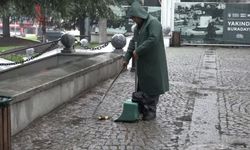 Temizlik görevlisi altın dolu kese buldu, polise teslim etti