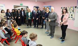 Çocuklara diş sağlığı eğitimi