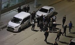 Hız yaptı, 3 araca çarptı, yaralandı