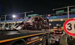 Gişelere çarptı,  bu hale geldi!