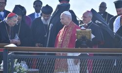 Hıristiyanlar çok mutlu! Papa ayini yönetti, gitti
