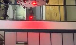 Bursa'da kadın dairesini yakmak istedi, etrafa küfürler savurdu