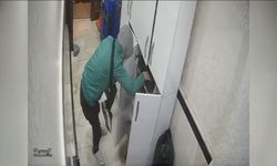 Beğendiği ayakkabıları çaldı!