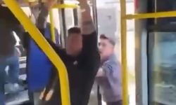 Bursa'da yolculara satırla saldırdı